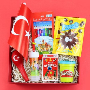 Faber-Castell 12\'li Boya Kalemi & Türk Bayraklı Balon & Türk Bayrağı & Play-Doh Oyun Hamuru &  Köpük Baloncuk &  Mini Dedektif K